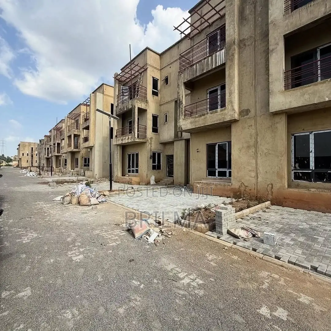 4bdrm Duplex in Guzape District for sale