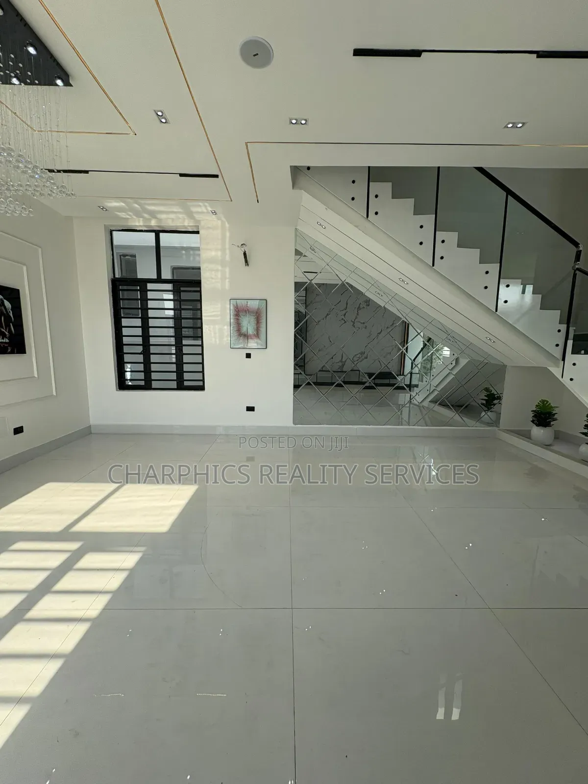 5bdrm Duplex in Lekki Phase 2 for sale