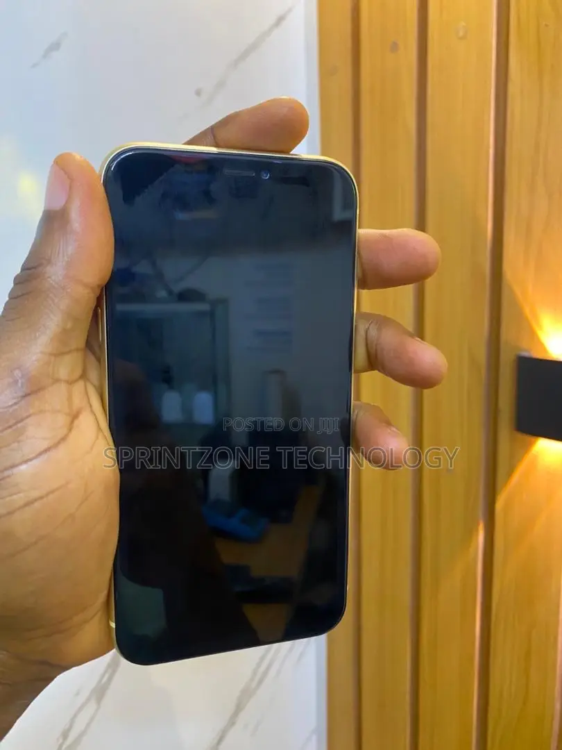 Apple iPhone XR 128 GB Yellow