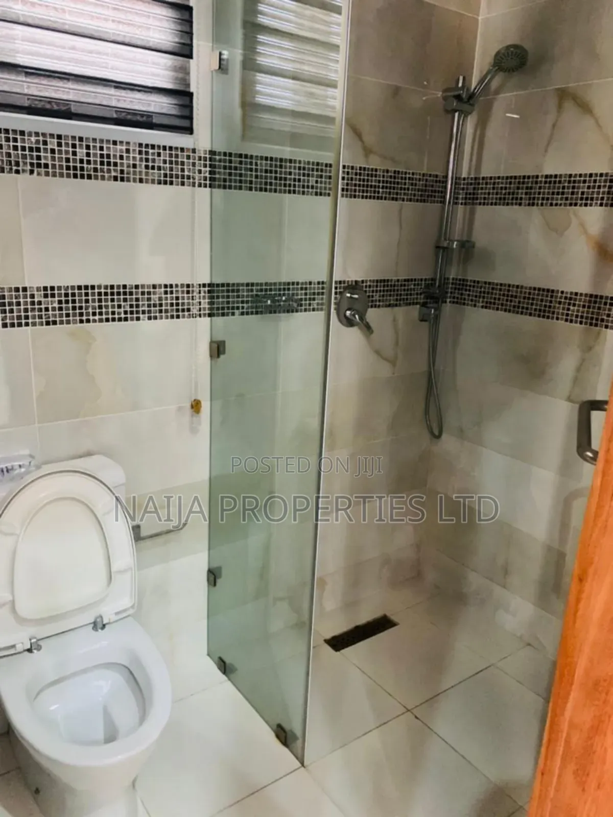 5bdrm Duplex in Mojisola Onikoyi for rent