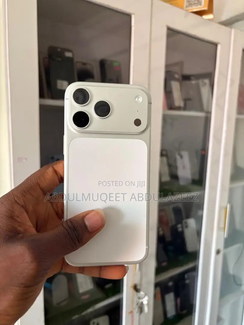 New Apple iPhone 17 Pro Max 256 GB Silver