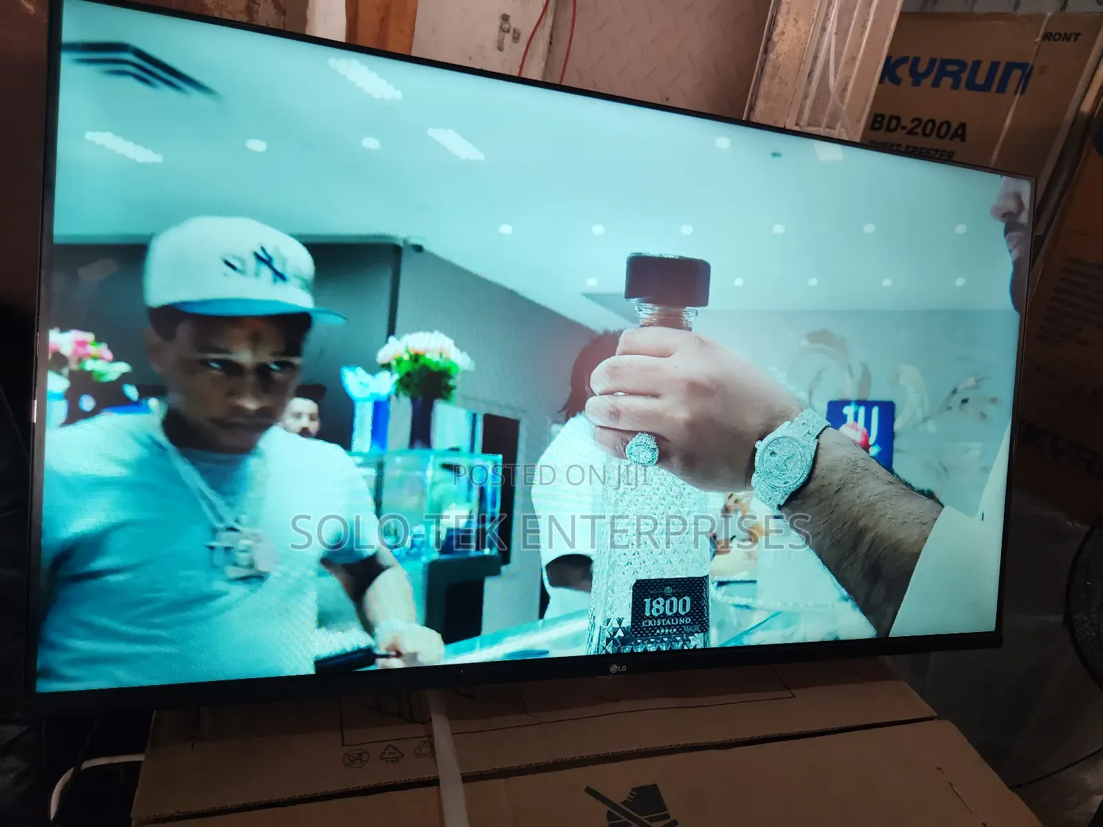 Lg 50inches Smart Frameless