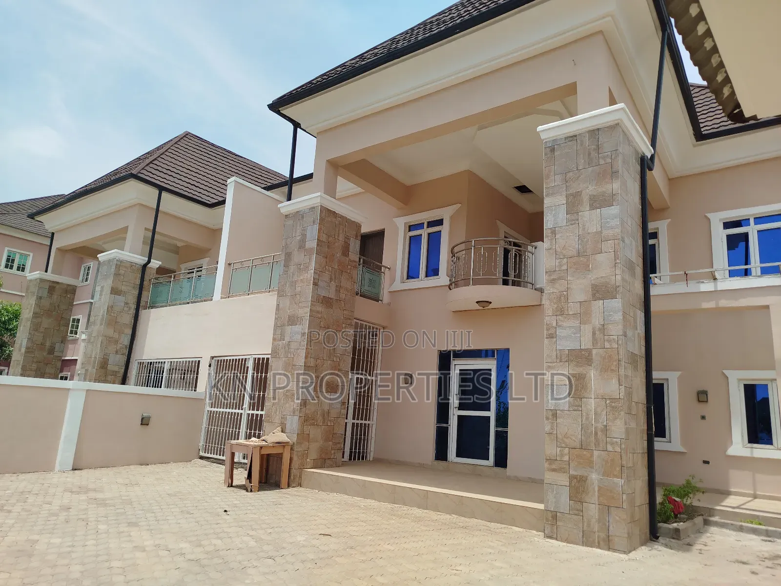 5bdrm Duplex in Durumi for rent