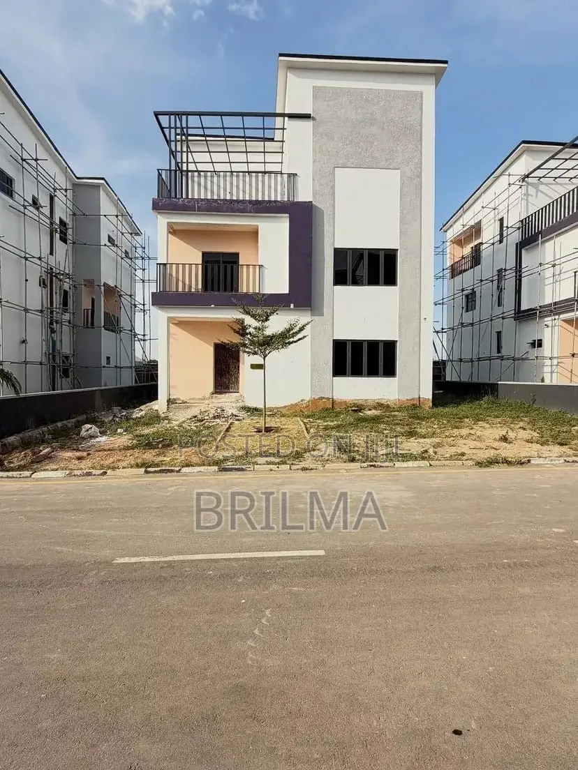 5bdrm Duplex in Gudu for sale