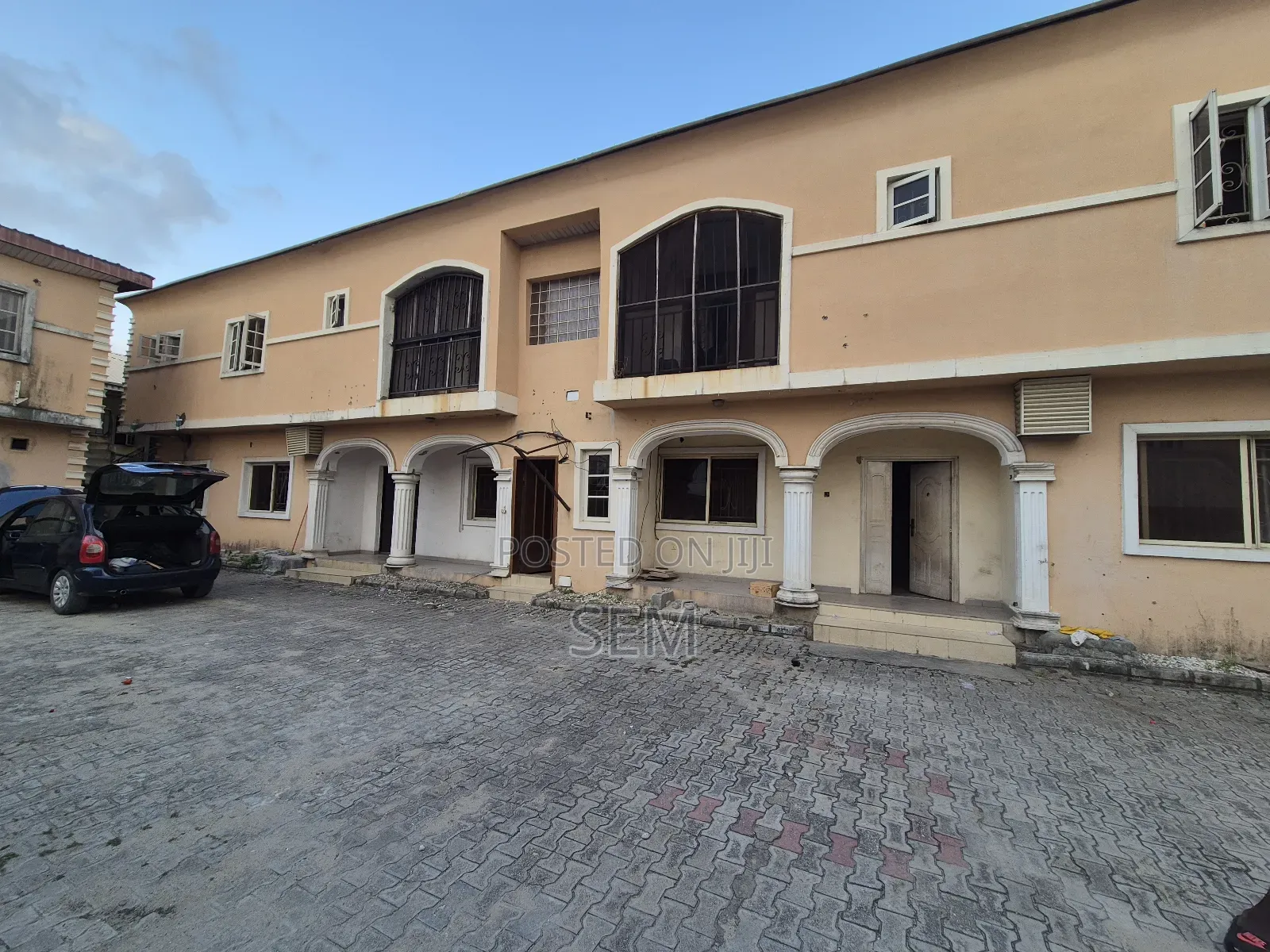 Furnished 3bdrm Block of Flats in Igbo-efon for sale