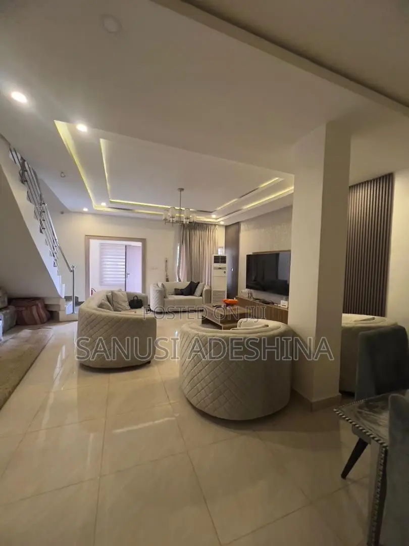 17bdrm Block of Flats in Gwarimpa Estate,By, Gwarinpa for sale
