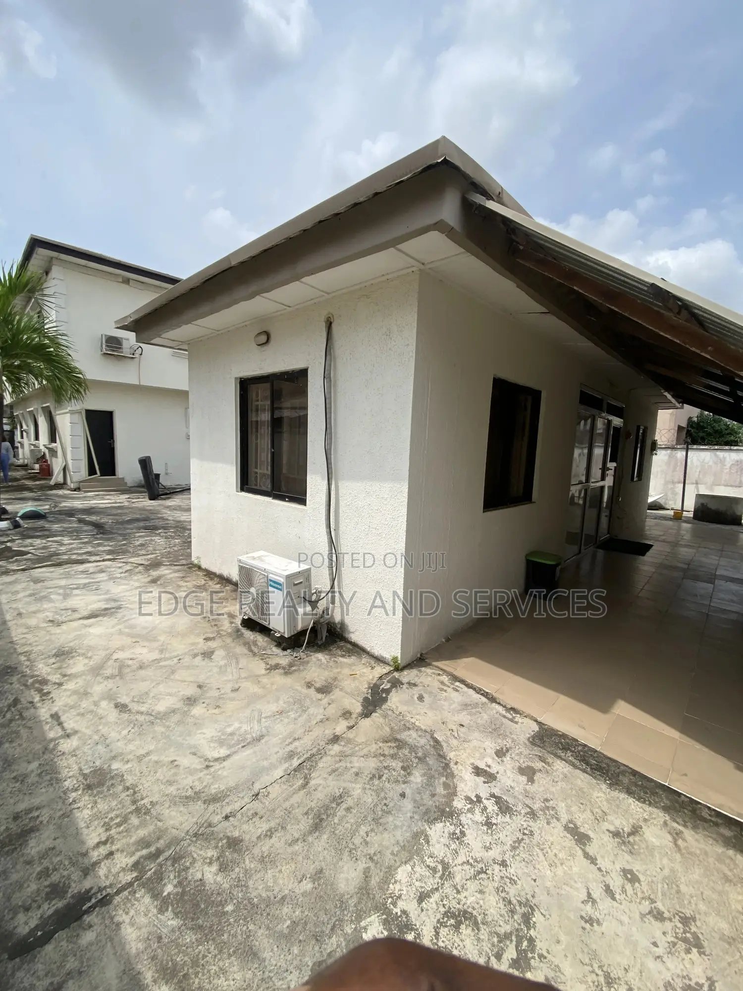 5bdrm Duplex in Vgc for sale