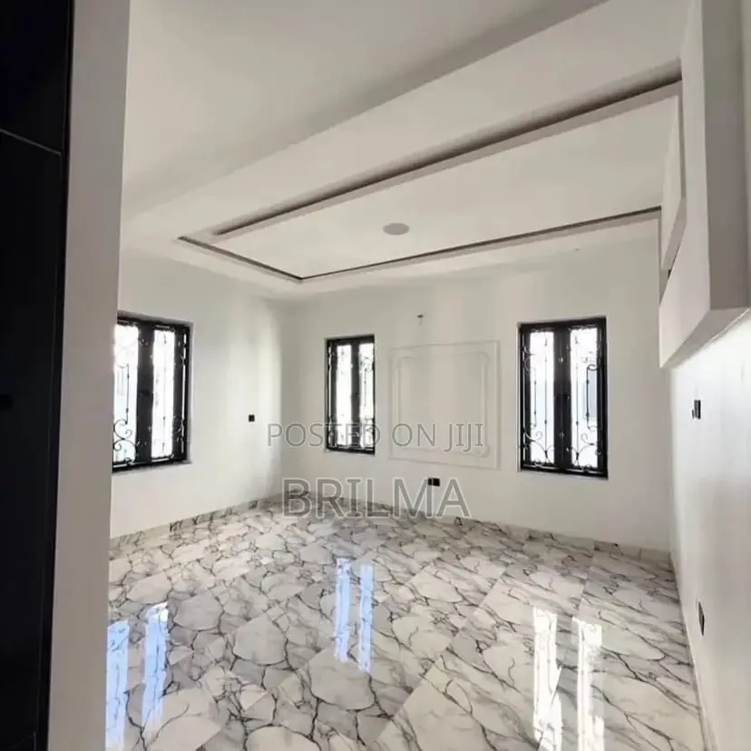 5bdrm Duplex in Kado for sale