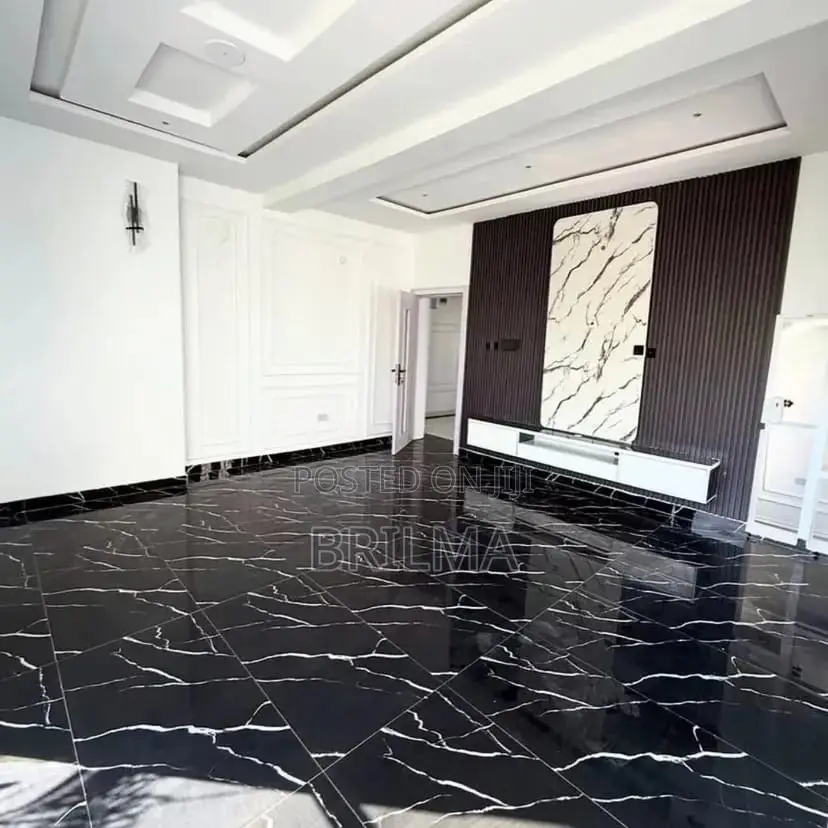 5bdrm Duplex in Kado for sale