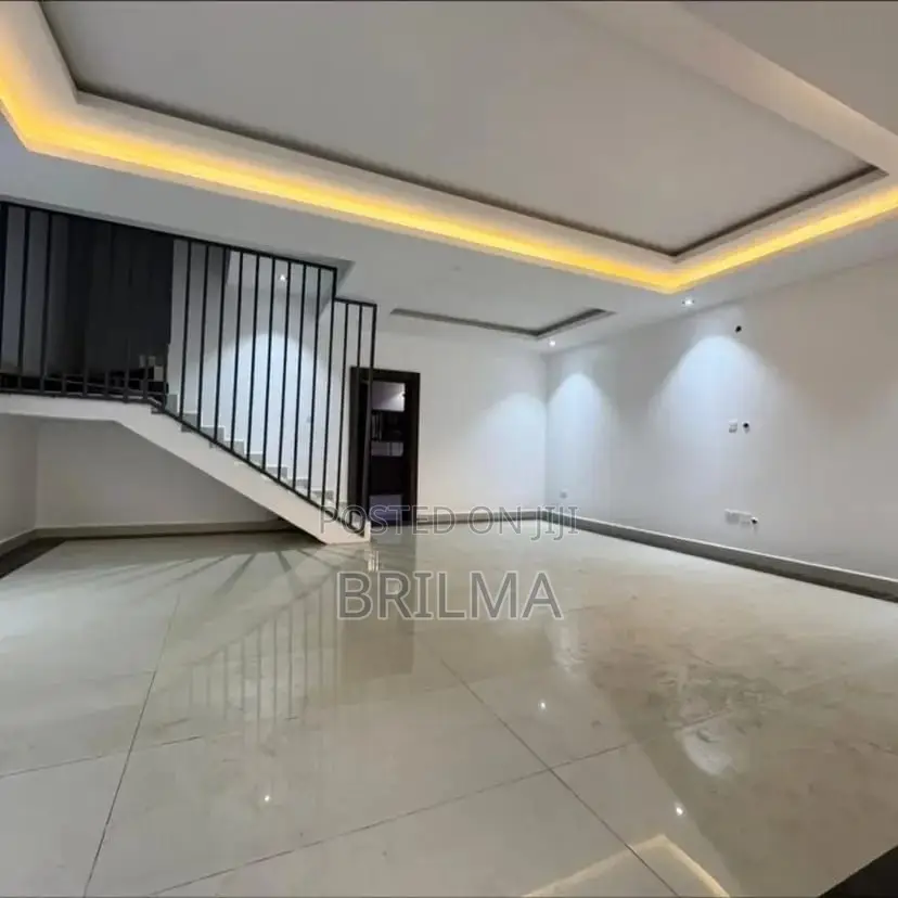 4bdrm Duplex in Life Camp for sale