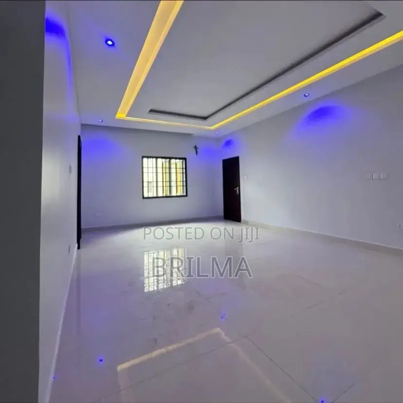 4bdrm Duplex in Life Camp for sale