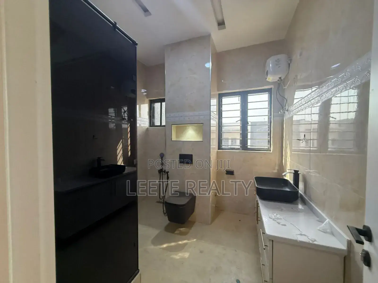 4bdrm Townhouse/Terrace in Jahi for sale