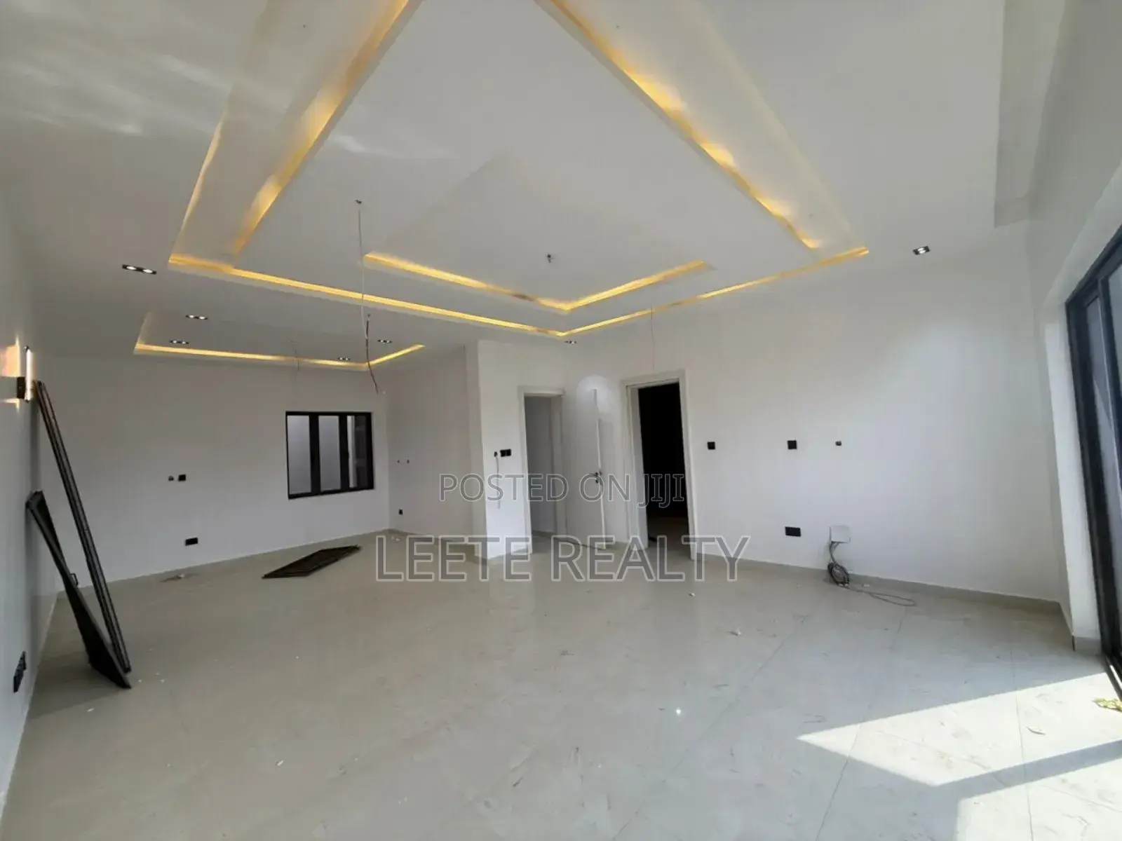 4bdrm Townhouse/Terrace in Jahi for sale