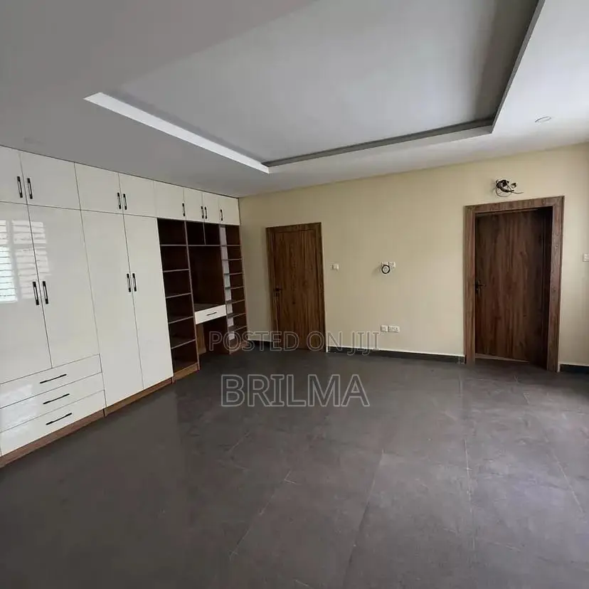 5bdrm Duplex in Gwarinpa for sale