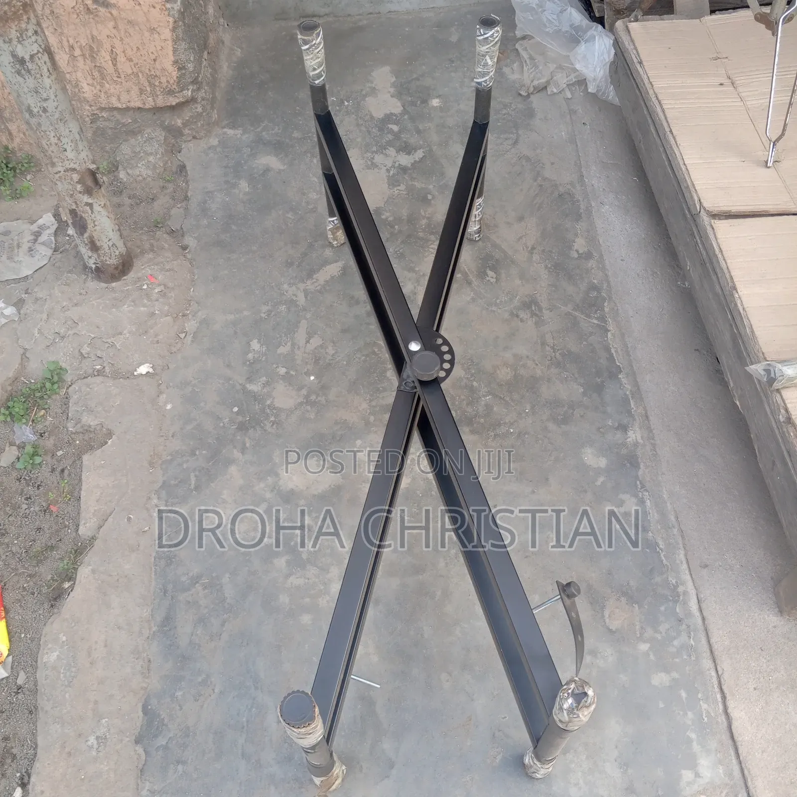 Black Metal Keyboard Stand