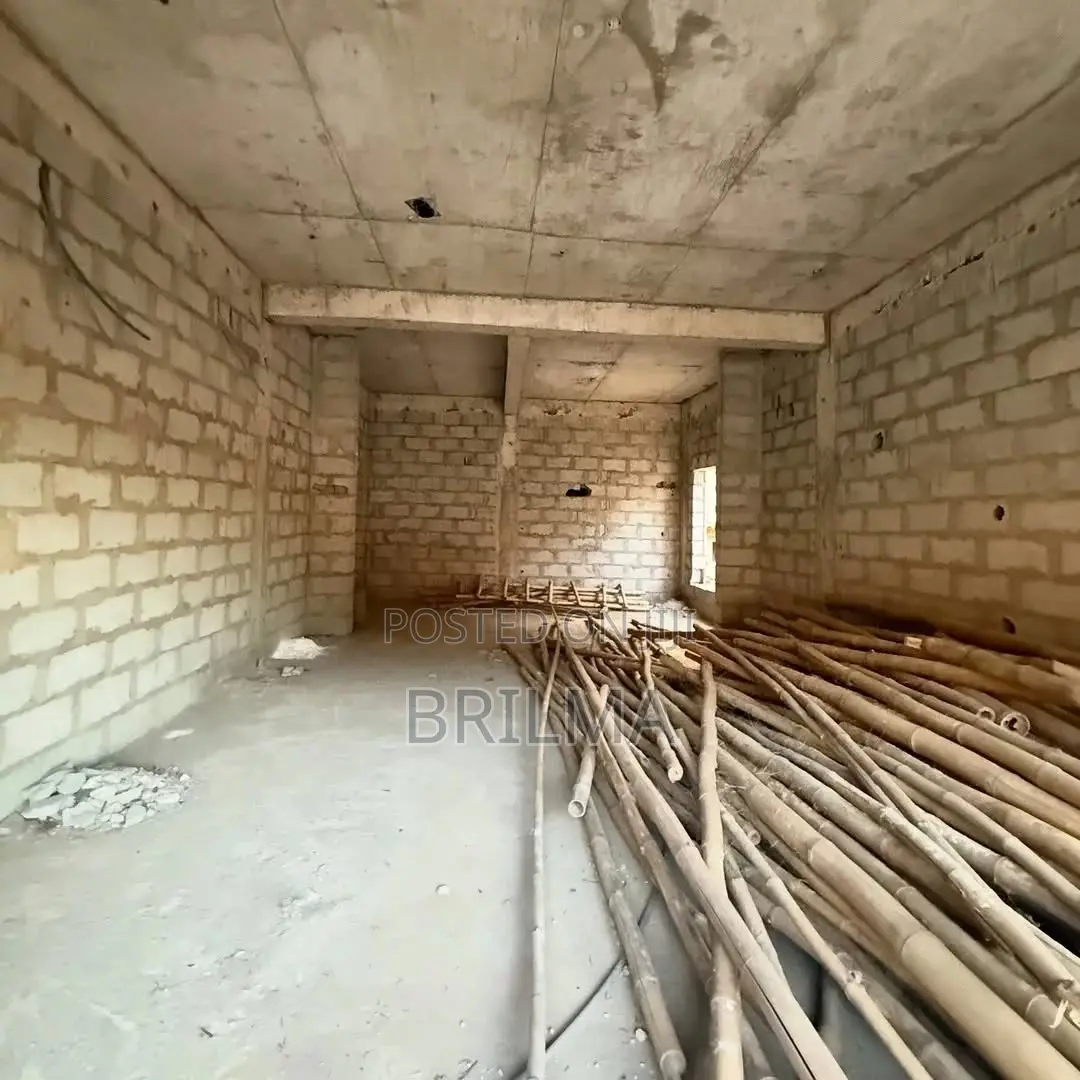 5bdrm Duplex in Apo District for sale