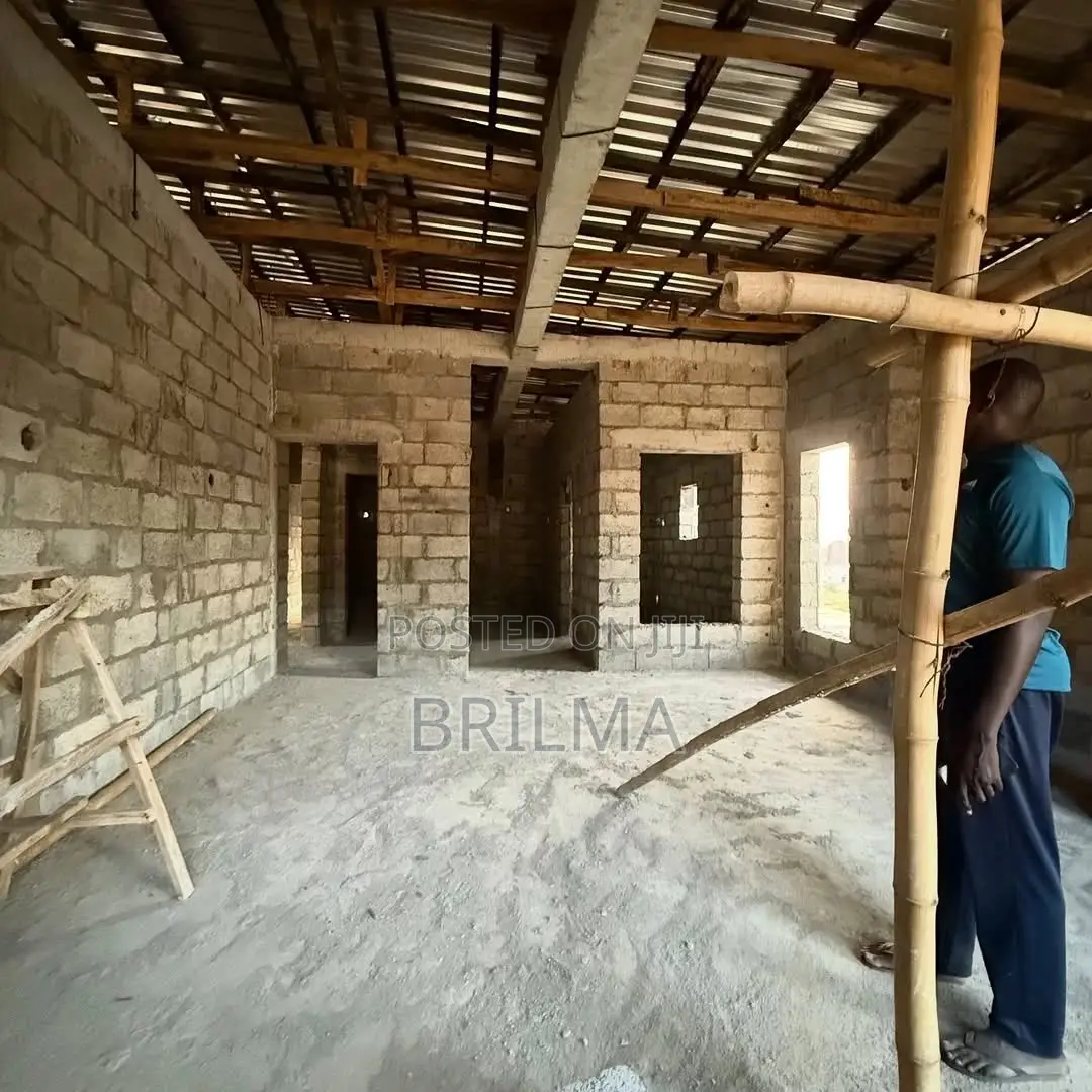 5bdrm Duplex in Apo District for sale