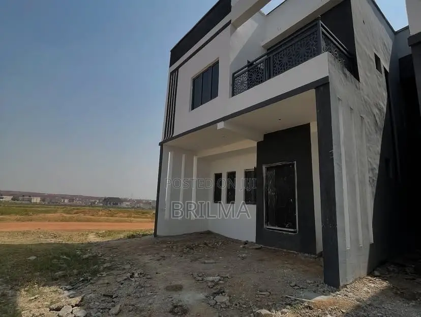 4bdrm Duplex in Lugbe District for sale
