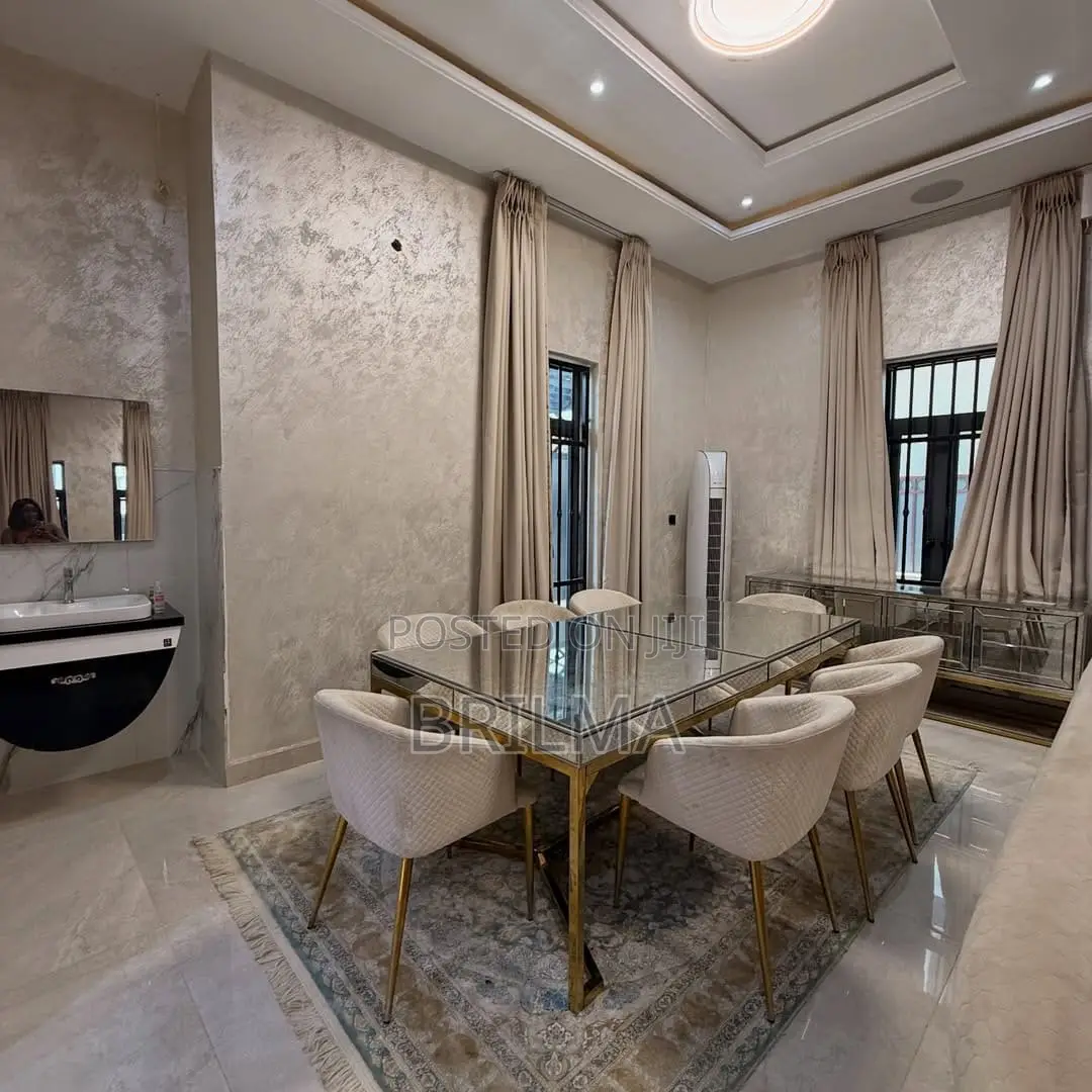5bdrm Duplex in Jahi for sale