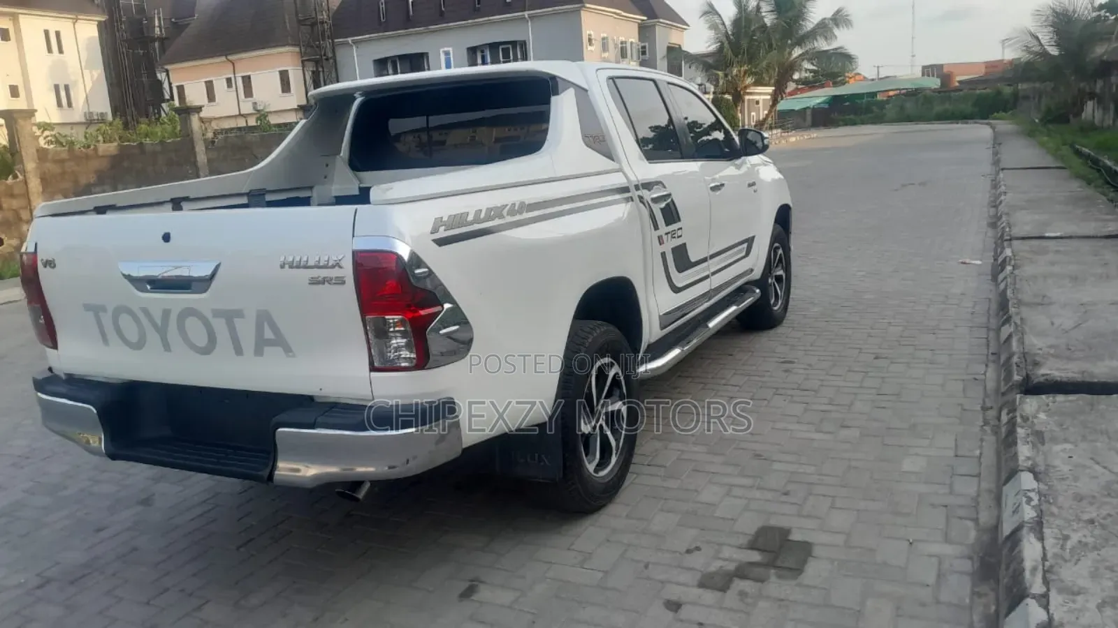 Toyota Hilux Revo Double Cab Petrol 2.7 RWD 2019 White
