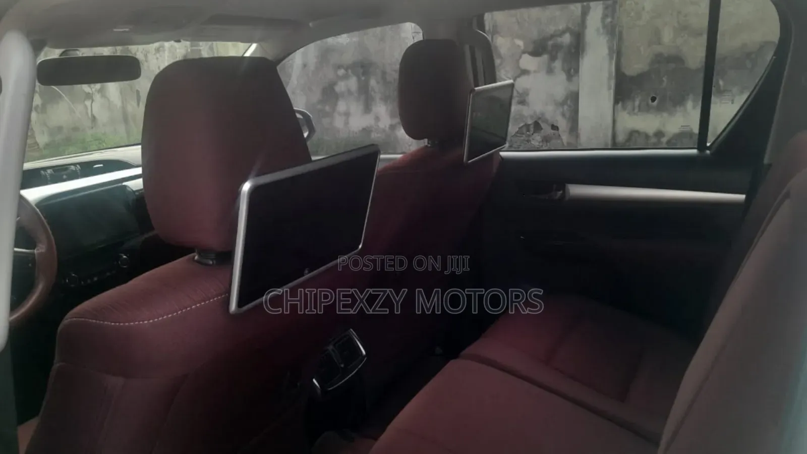 Toyota Hilux Revo Double Cab Petrol 2.7 RWD 2019 White