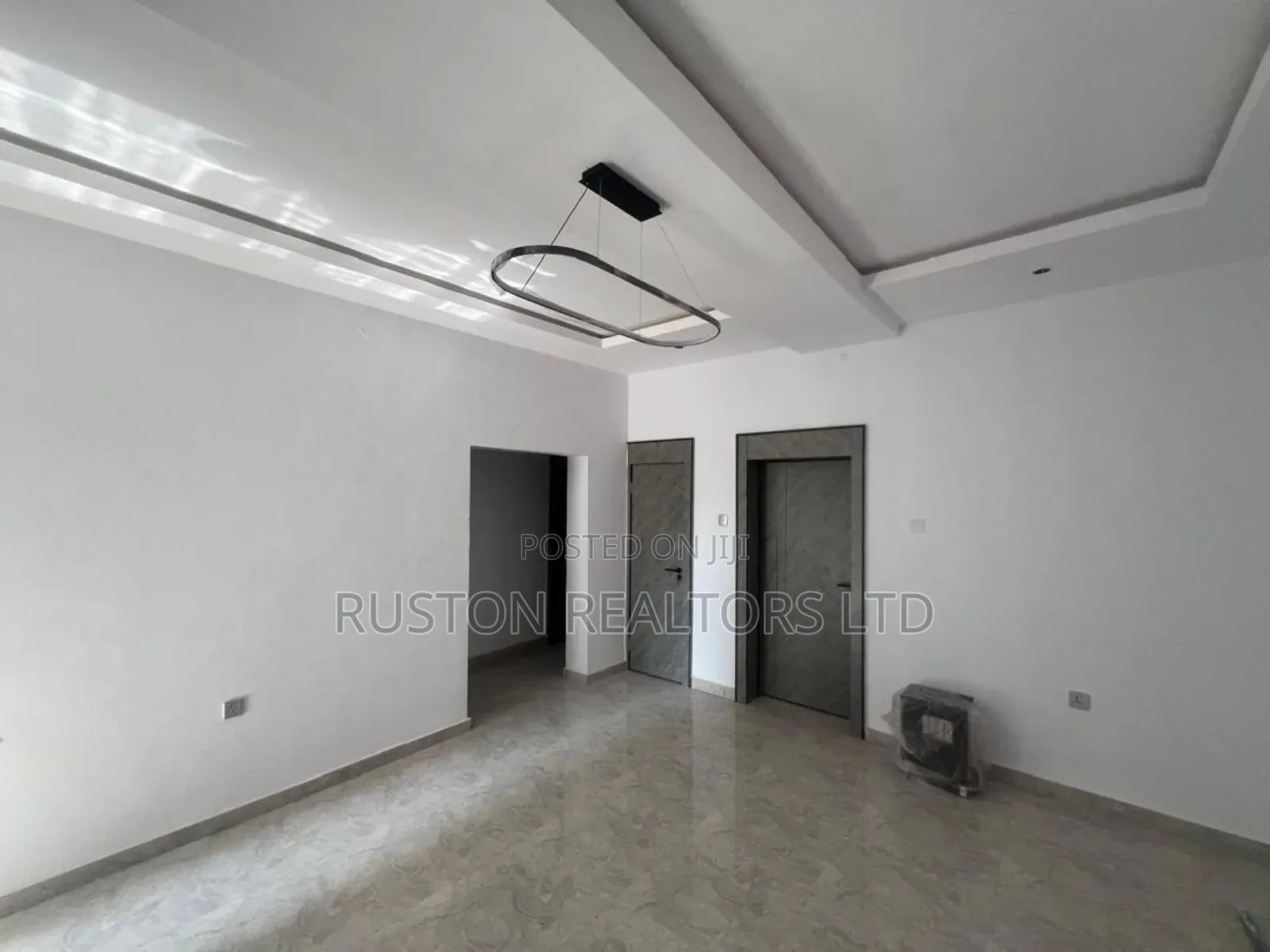 2bdrm Apartment in Dugbe (Onireke) for sale