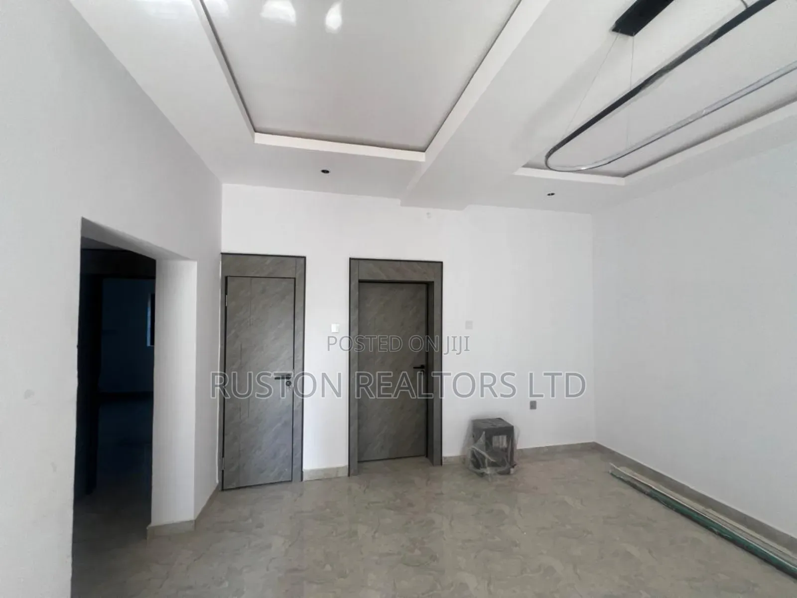 2bdrm Apartment in Dugbe (Onireke) for sale