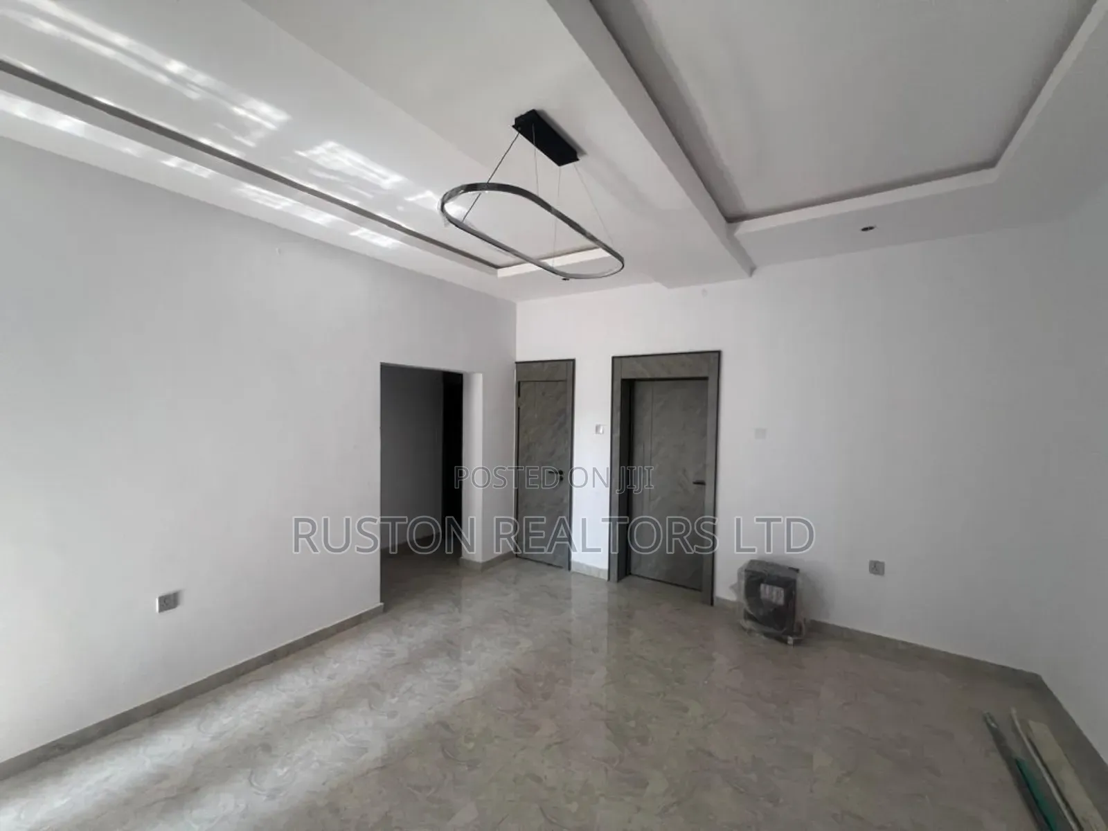 2bdrm Apartment in Dugbe (Onireke) for sale