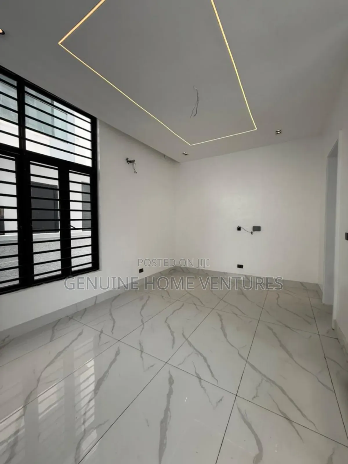 5bdrm Duplex in Lekki County Homes, Ikota for sale