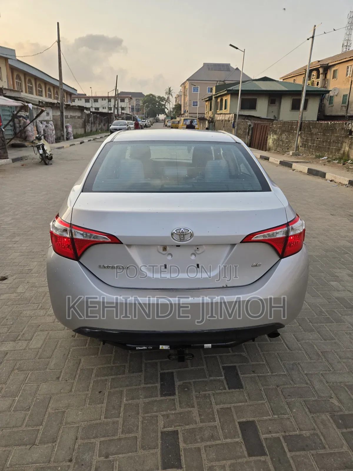 Toyota Corolla LE 4dr Sedan (1.8L 4cyl CVT) 2016 Silver