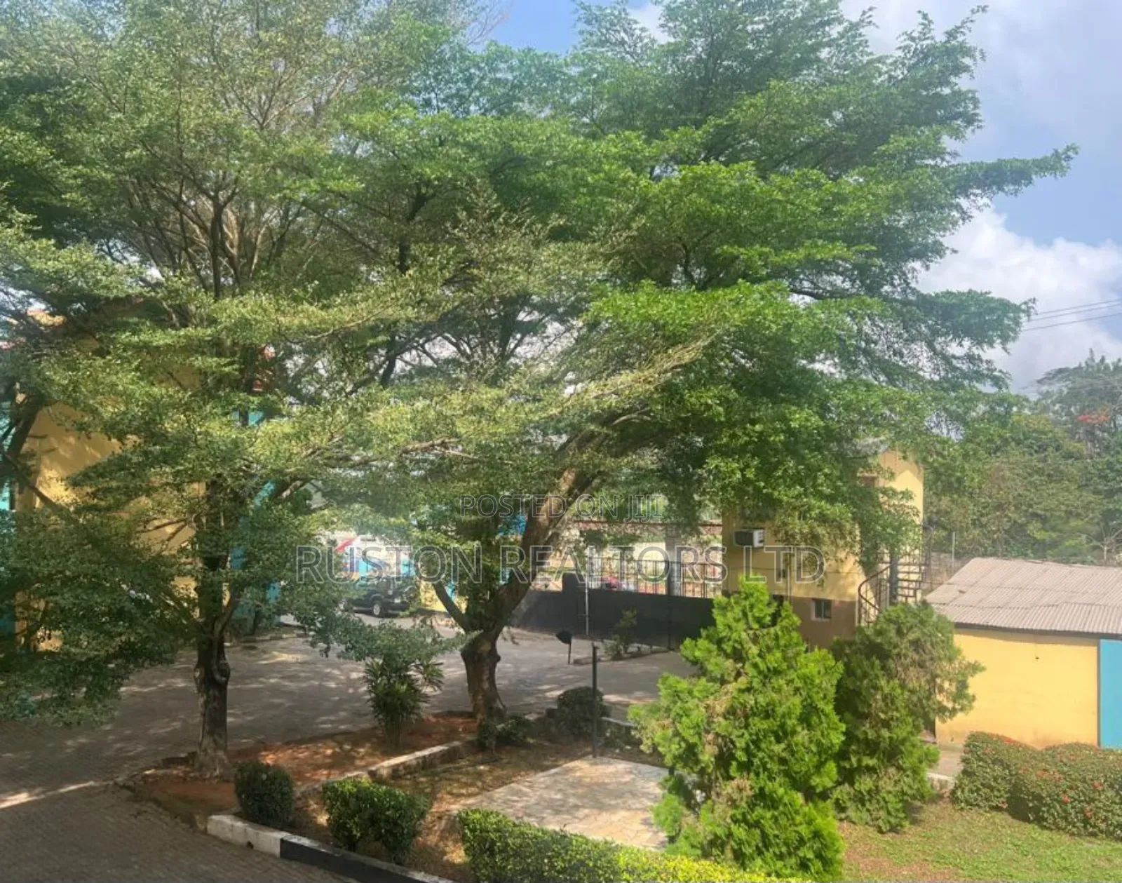 Furnished 2bdrm Apartment in Dugbe (Onireke) for sale