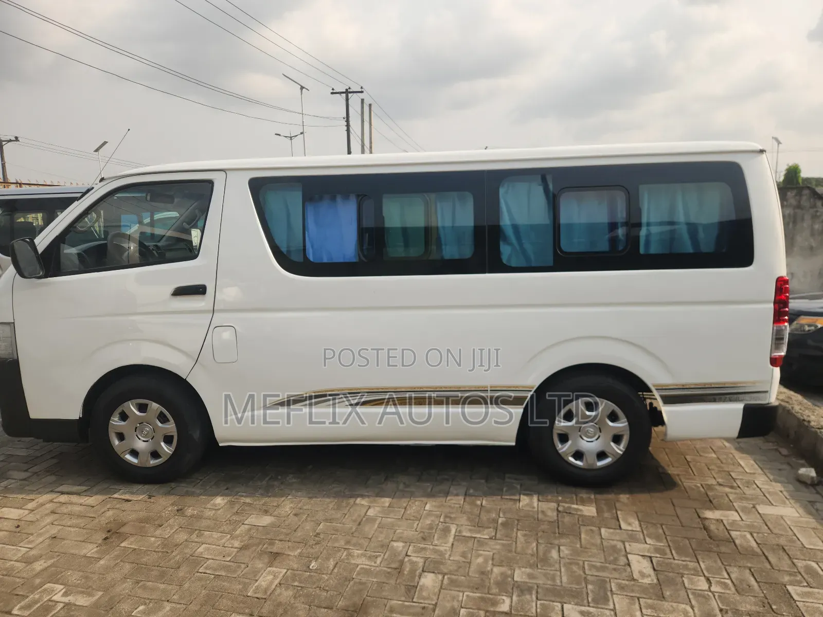 Toyota HiAce 2014 White