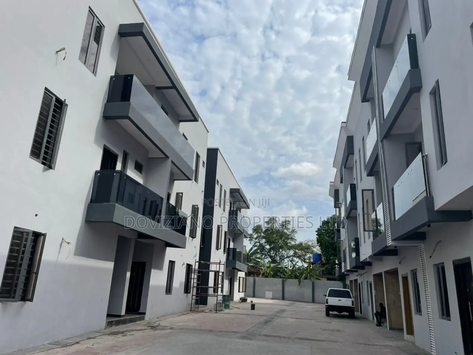 4bdrm Duplex in Shonibare Estate for rent