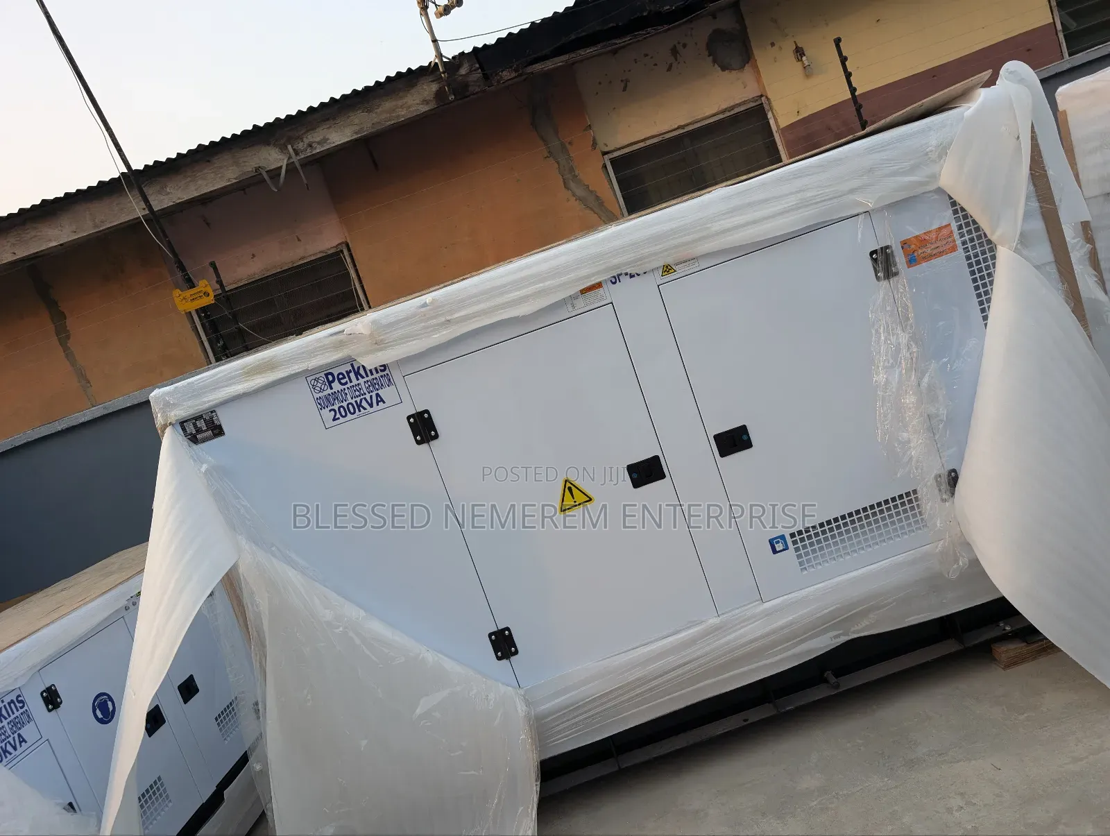 Come I Have Sp200kva Brand New Perkins Diesel Soundproof Gen 2years Wy