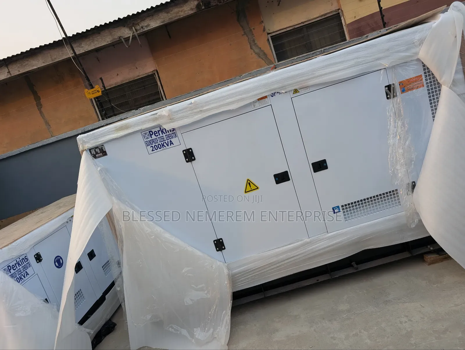 Come I Have Sp200kva Brand New Perkins Diesel Soundproof Gen 2years Wy