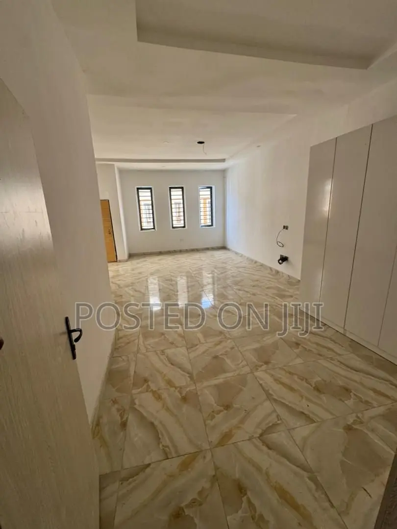 4bdrm Duplex in First Class Estate, Lekki Phase 2 for sale