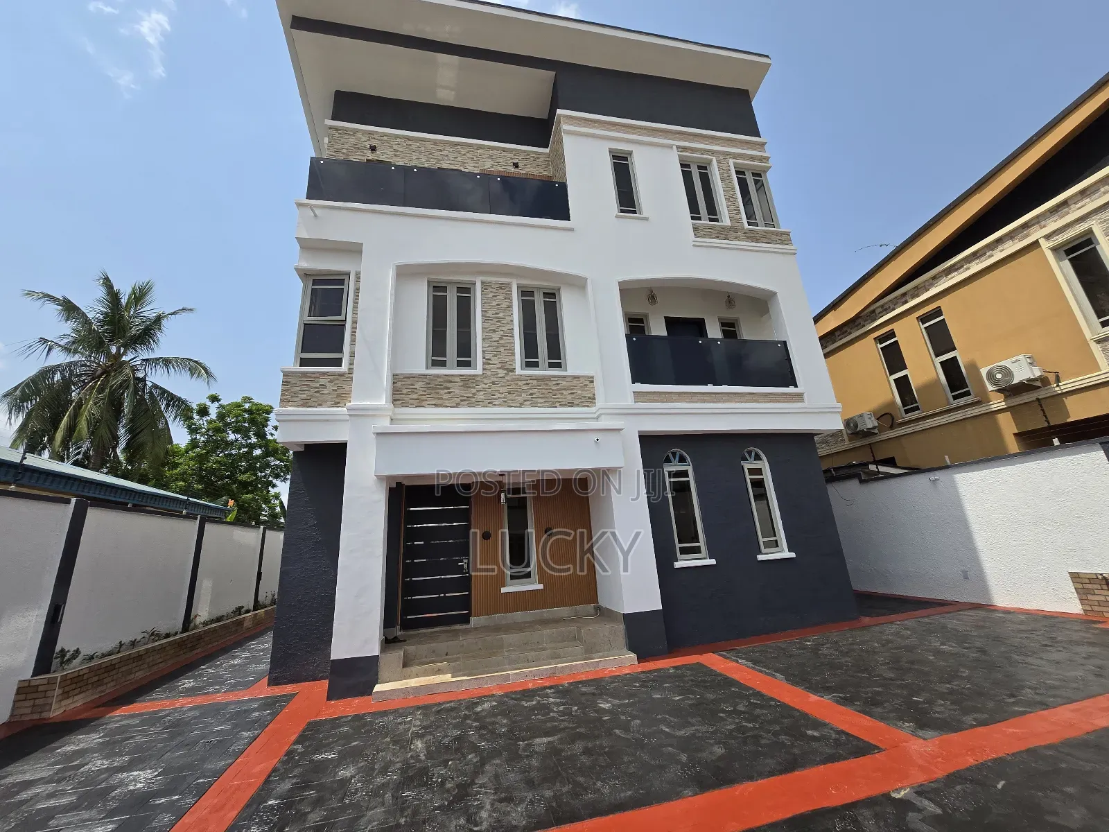 A Newly Built 7 Bedroom Duplex