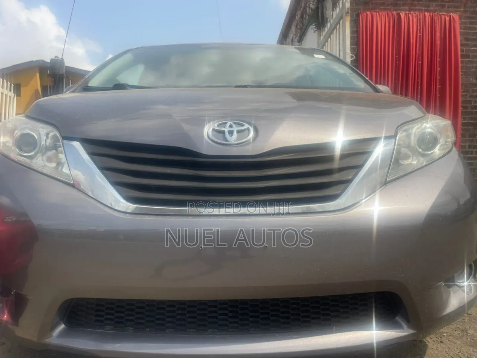 Toyota Sienna LE 7 Passenger 2011 Gray