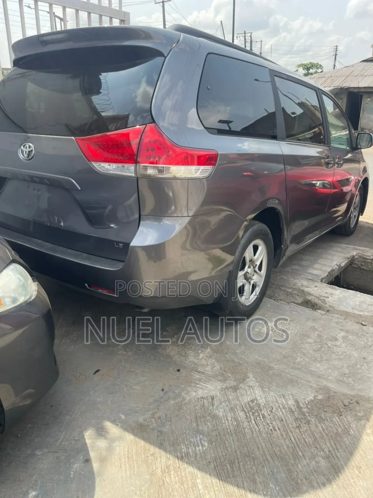 Toyota Sienna LE 7 Passenger 2011 Gray