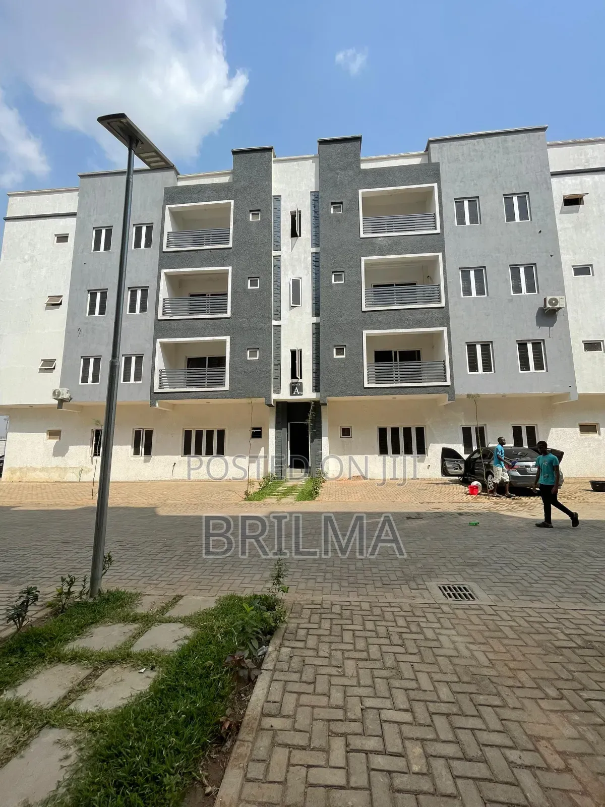 3bdrm Block of Flats in Wuye for rent