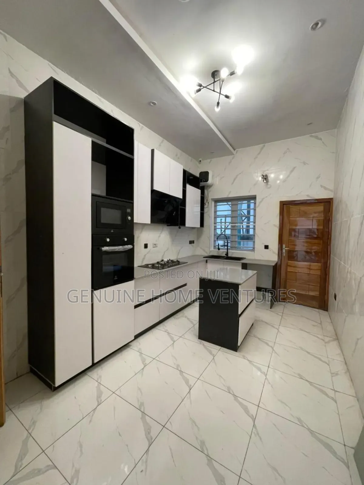 4bdrm Duplex in Agungi for sale