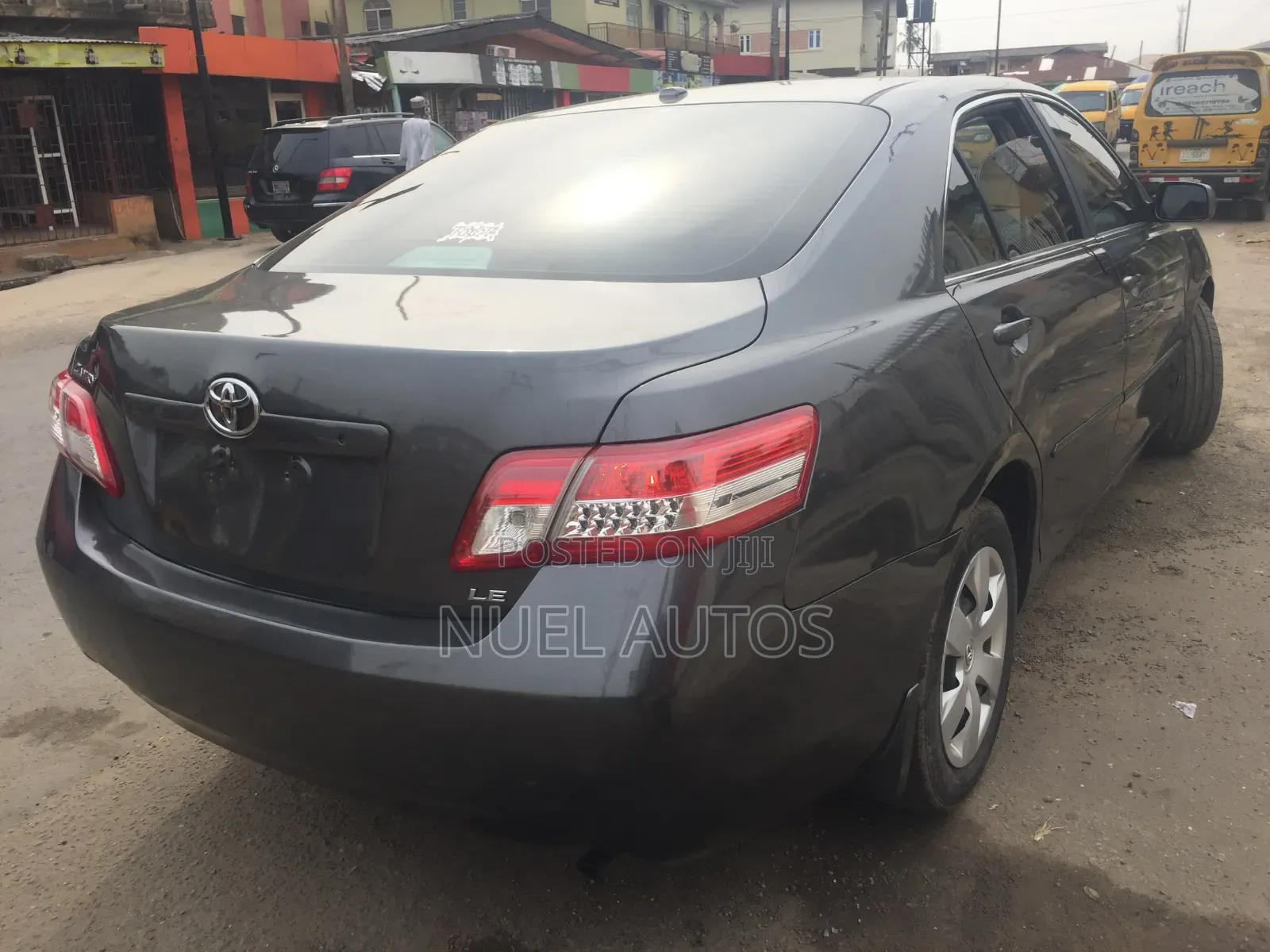 Toyota Camry LE 4dr Sedan (2.5L 4cyl 6AM) 2010 Gray