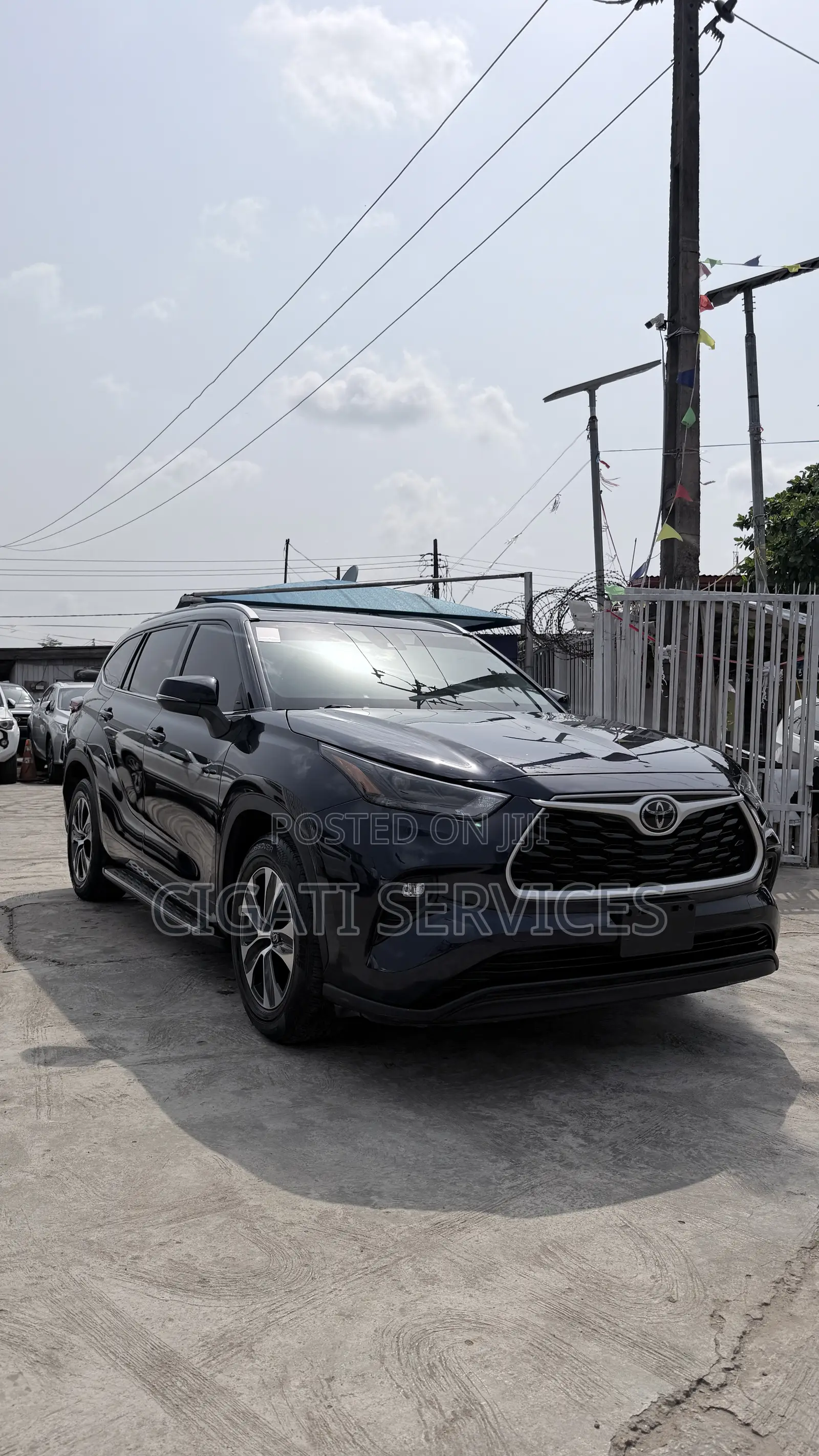 Toyota Highlander XLE 2022 Blue