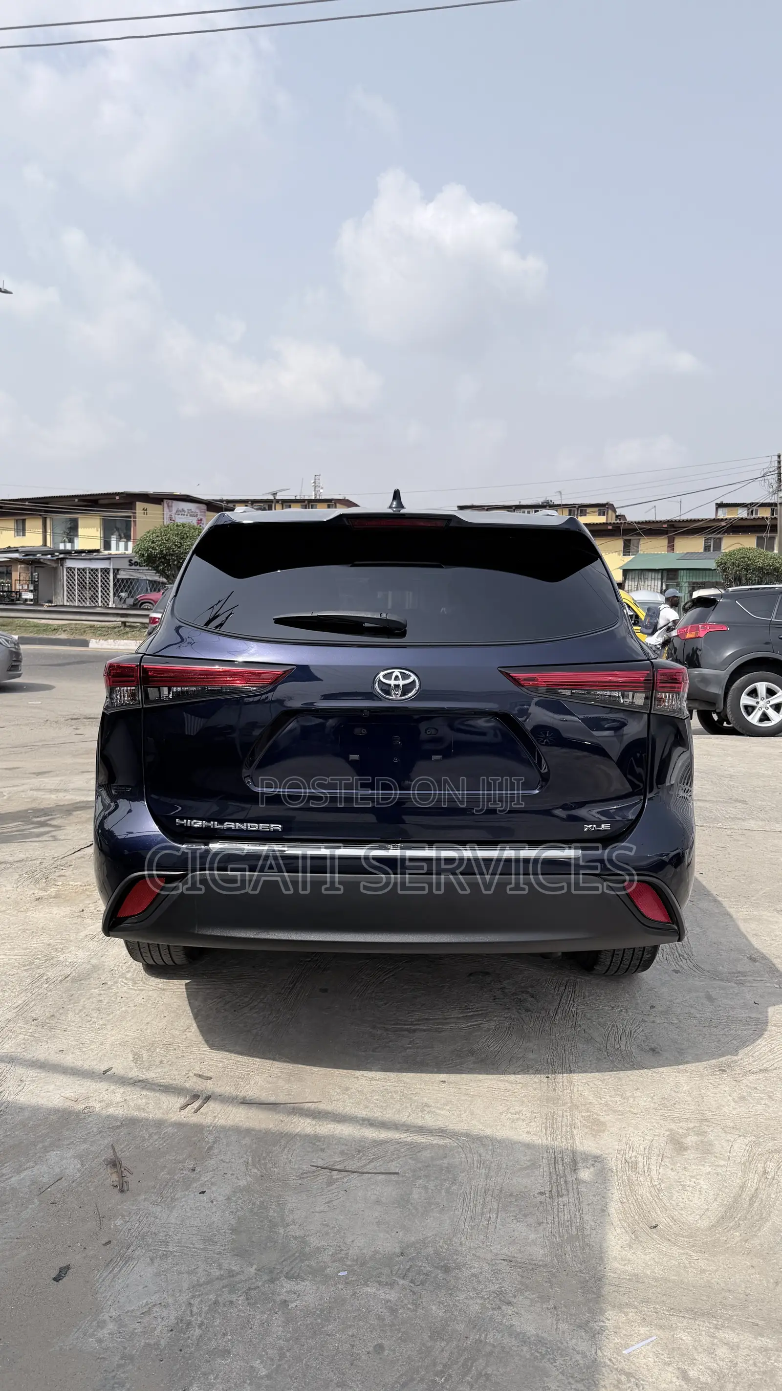 Toyota Highlander XLE 2022 Blue