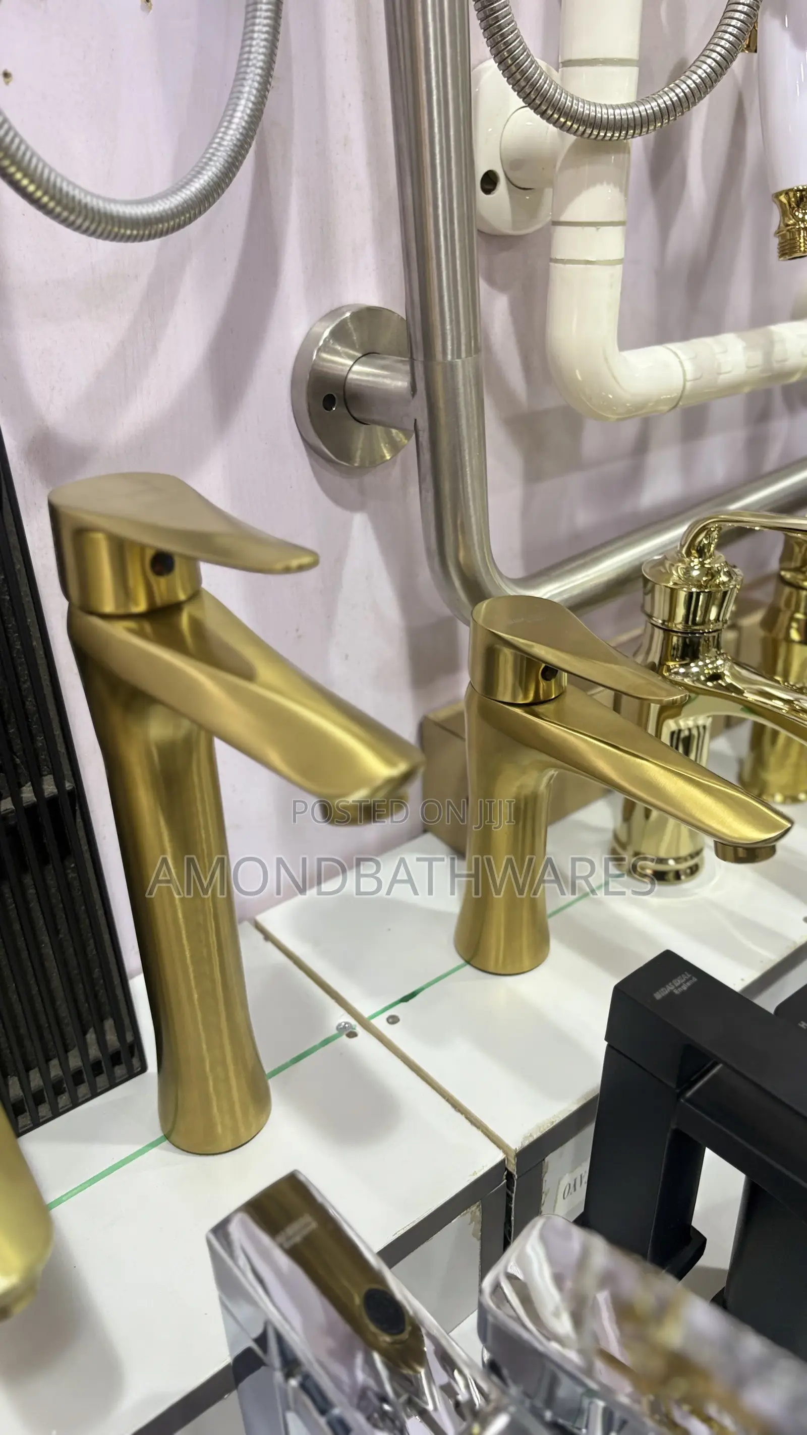 Brushed Gold Short Basin Faucet