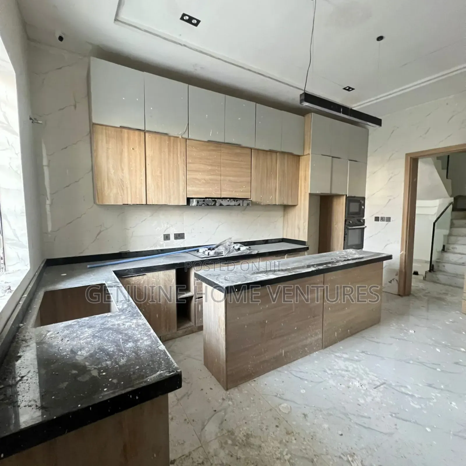 5bdrm Duplex in Orchid, Chevron for sale