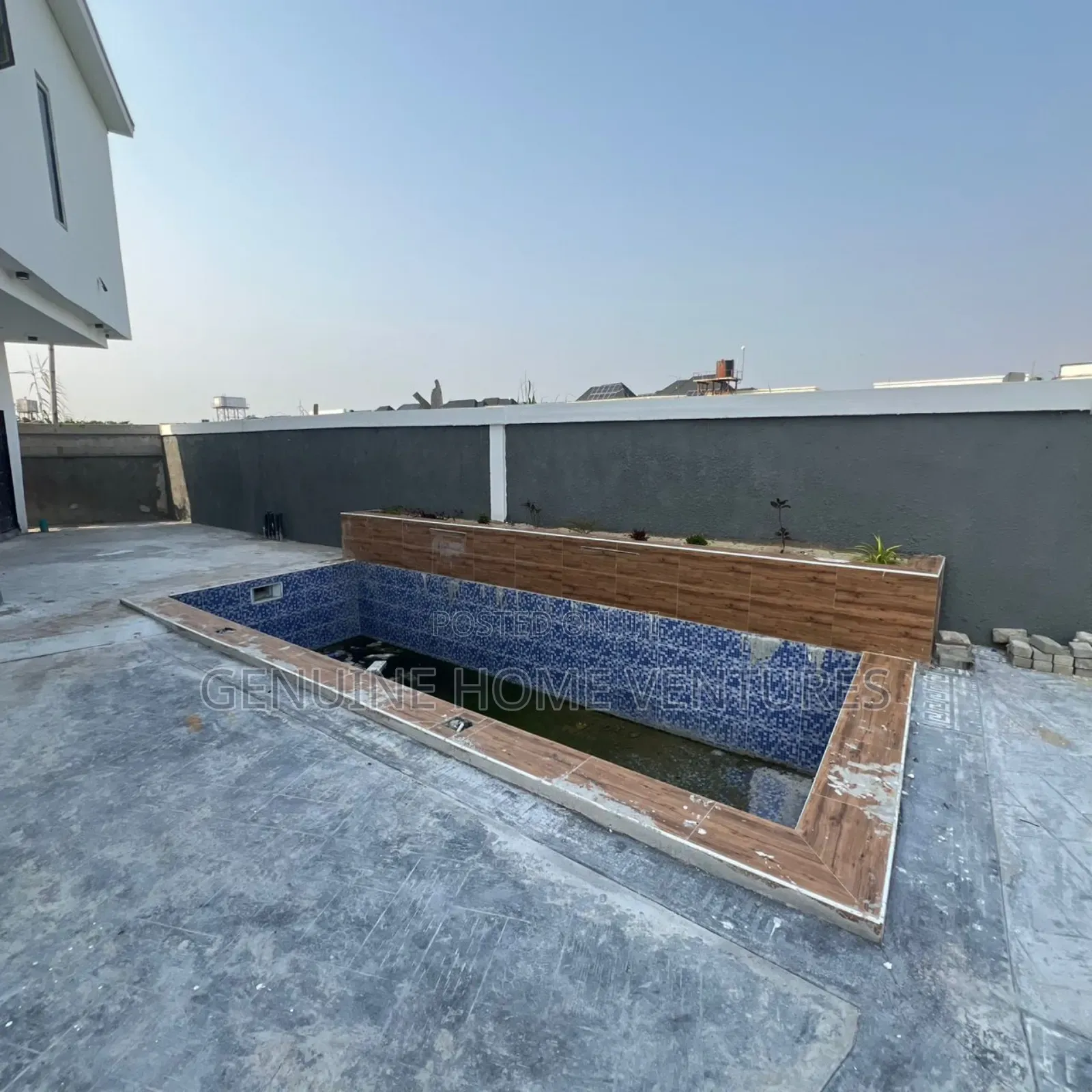 5bdrm Duplex in Orchid, Chevron for sale