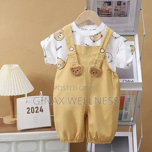 2-Piece Baby Outfit Set With Short Sleeve Top and Suspender Romper