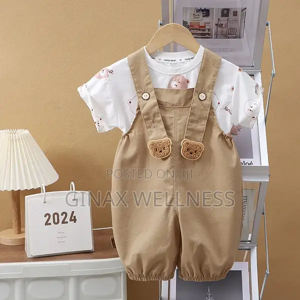 2-Piece Baby Outfit Set With Short Sleeve Top and Suspender Romper