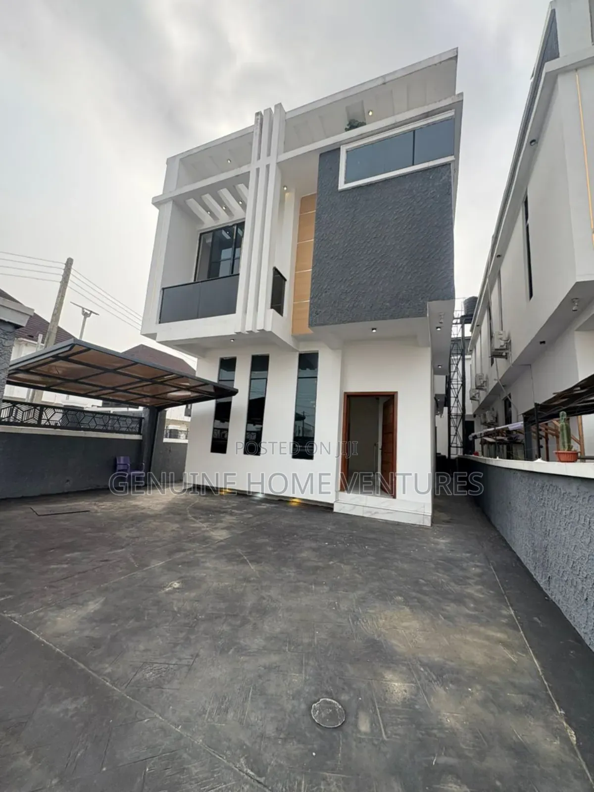 4bdrm Duplex in Ikota for sale